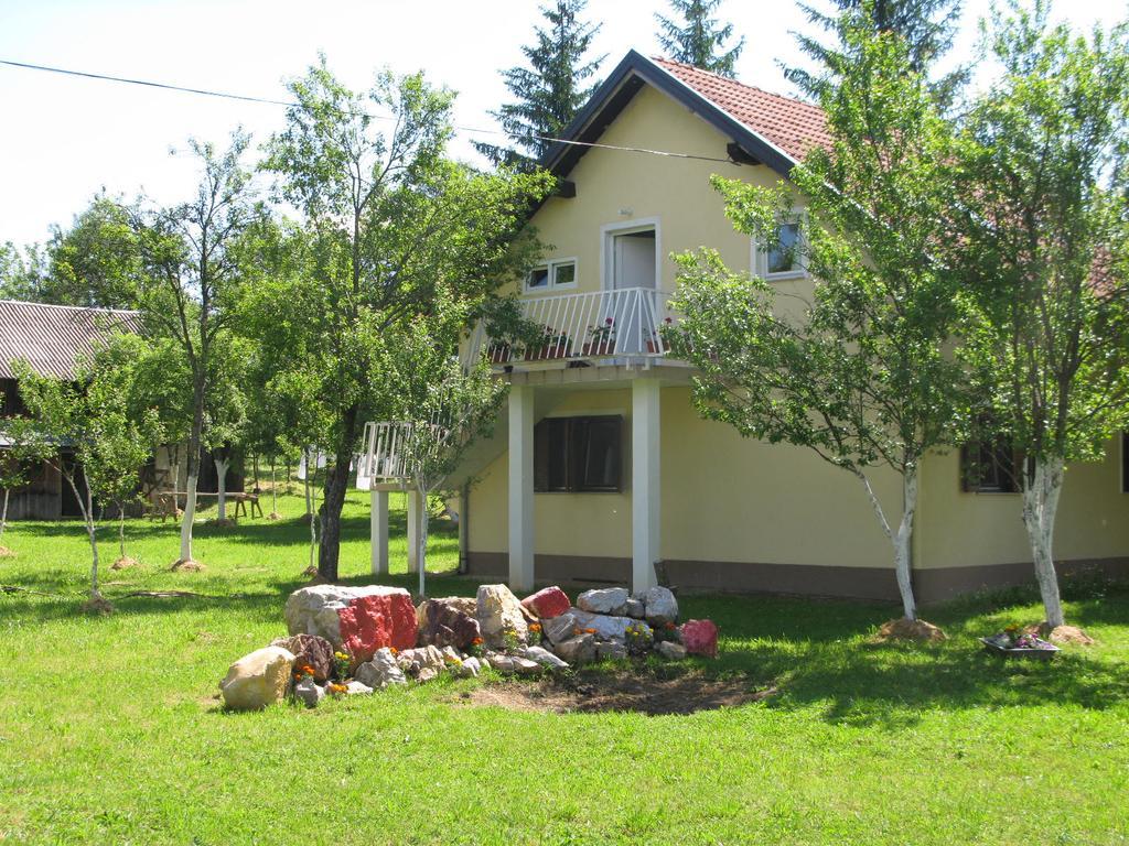 Apartments Eco Forest Resort Rakovica Exterior photo